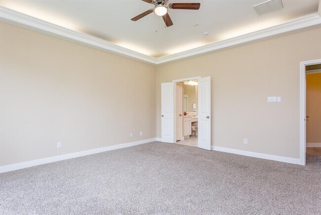 Building Photo - 5918 Union Springs