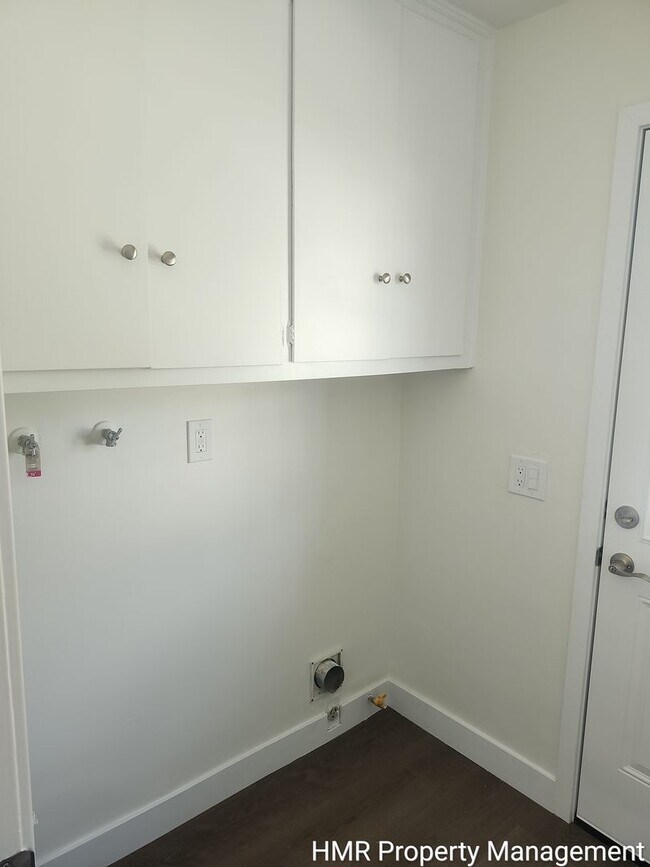 Building Photo - Beautifully Updated Single-Story Home