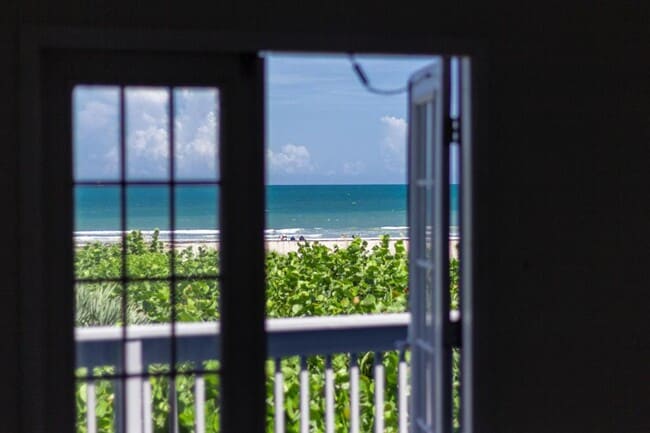 Building Photo - 1004 Ocean Park Ln