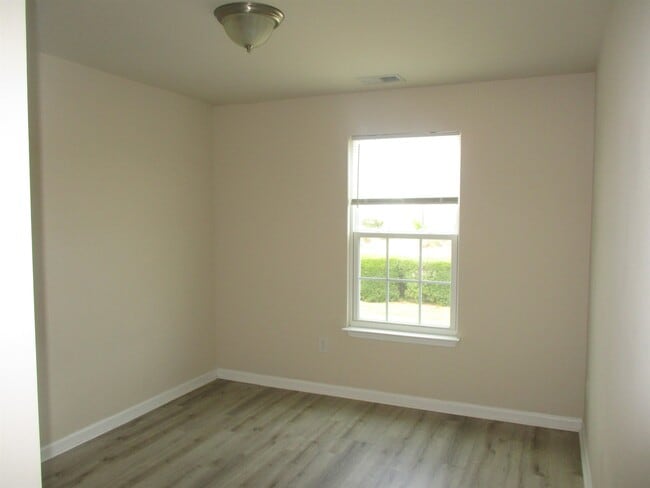 Building Photo - 812 Hayes Point Cir