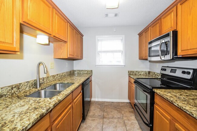 Building Photo - 6828 Shorey Ln