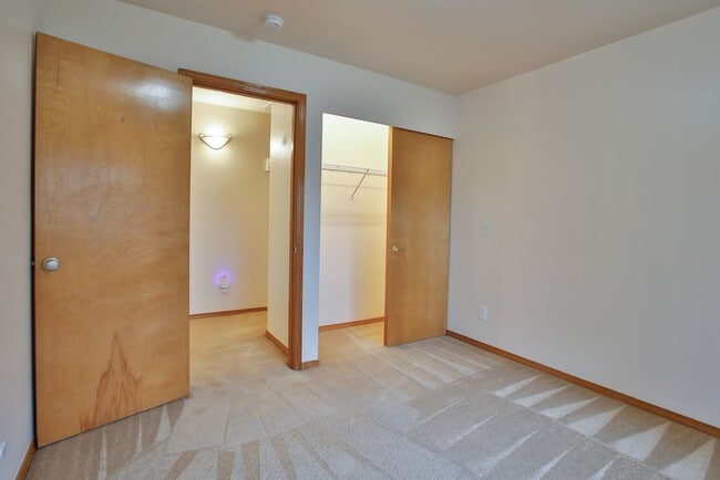 Building Photo - Lovley Home in Oak Harbor and Pet Friendly!