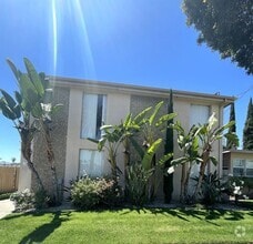 Building Photo - Memorial Apartments- Spacious  2 Bedroom 2...