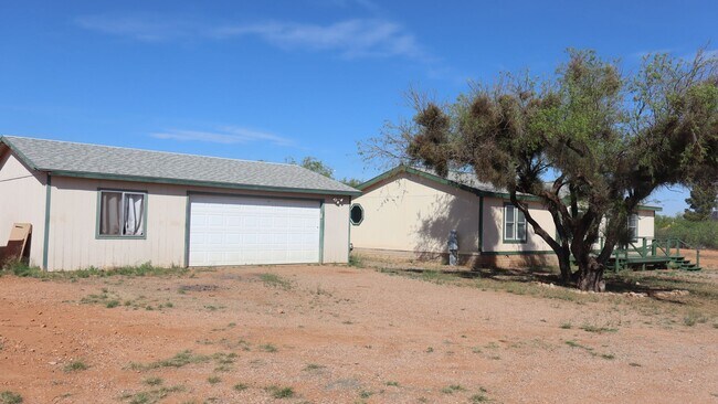 Building Photo - 6206 S Ranch Rd