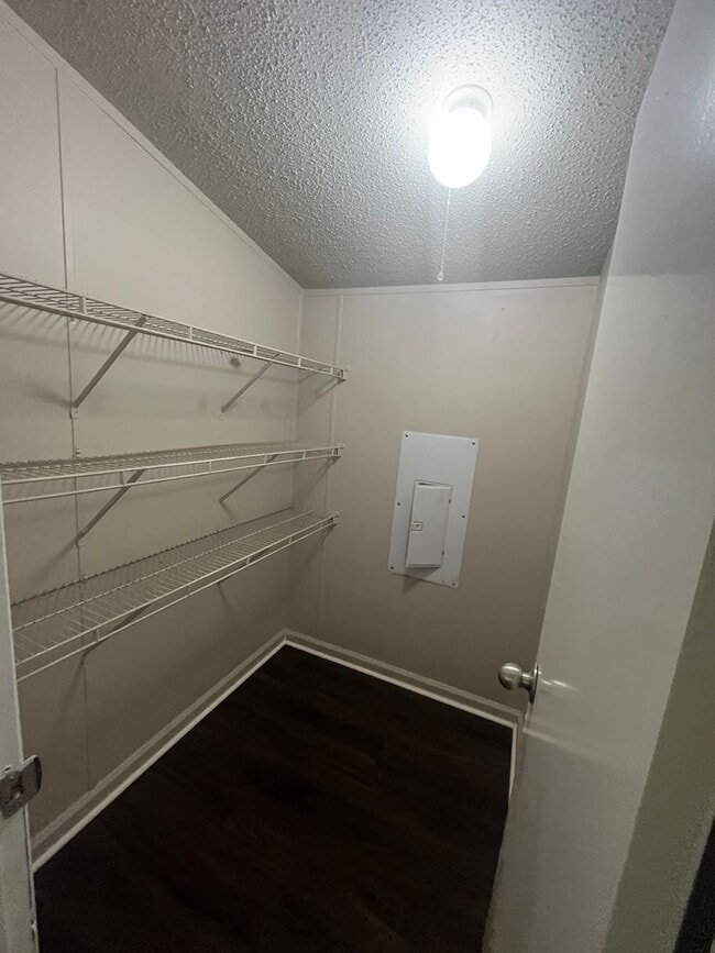Building Photo - Nice Family home in Ward