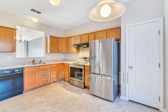 Building Photo - 15744 Kensington Palace Ln