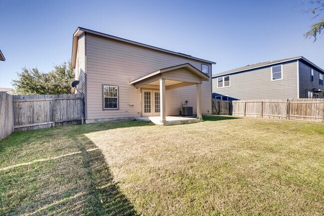 Building Photo - Close to Randolph AFB!