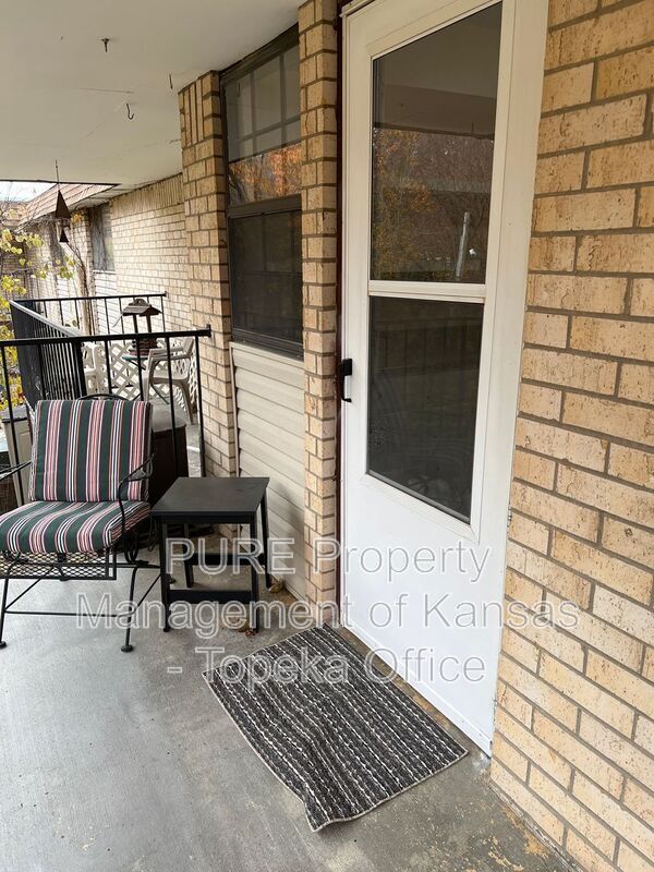 Building Photo - 3032 SW Lydia Ave