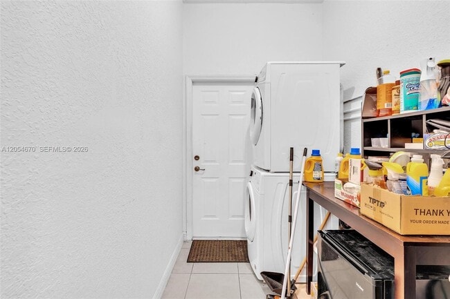Building Photo - 14044 SW 54th St