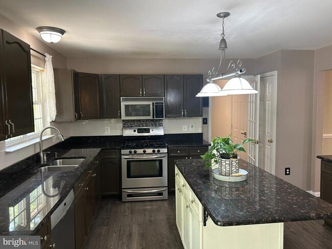 Building Photo - 13220 Willow Point Dr