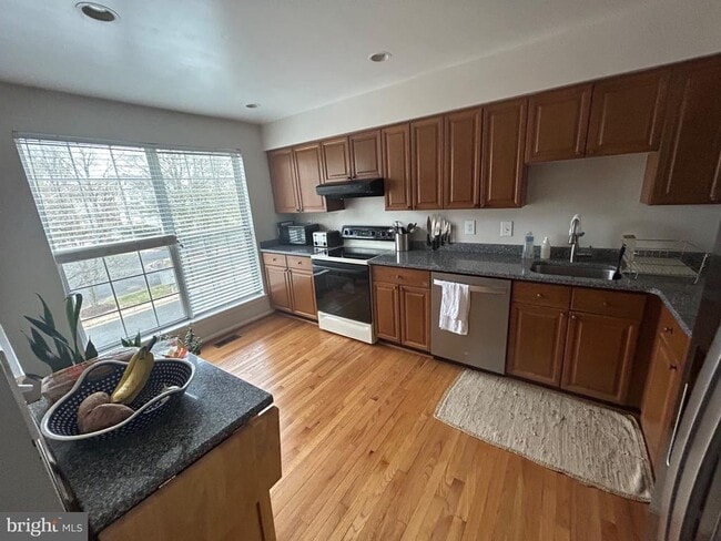 Building Photo - 5833 Pin Oak Commons Ct