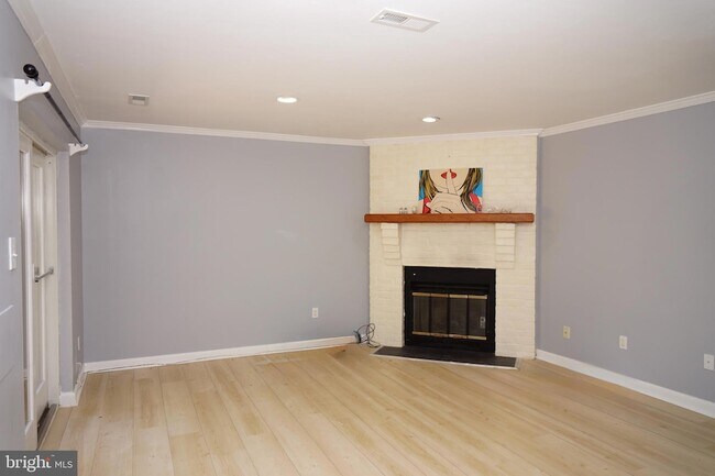 Building Photo - 8 Cross Falls Cir