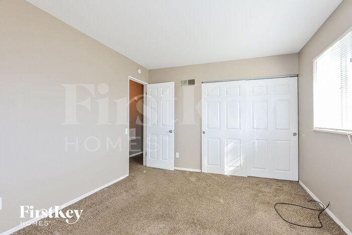 Building Photo - 11150 Mammoth Dr