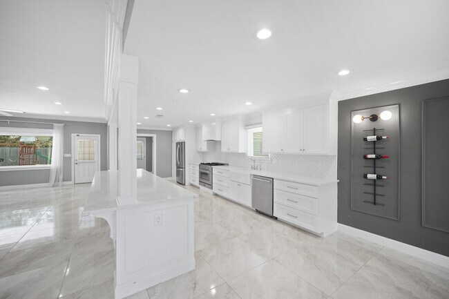 Building Photo - 6215 S Braeswood Blvd