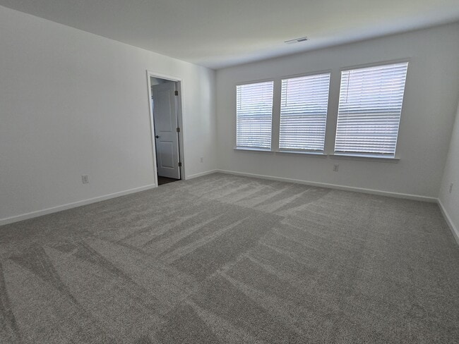 Building Photo - 5525 Hydrangea St