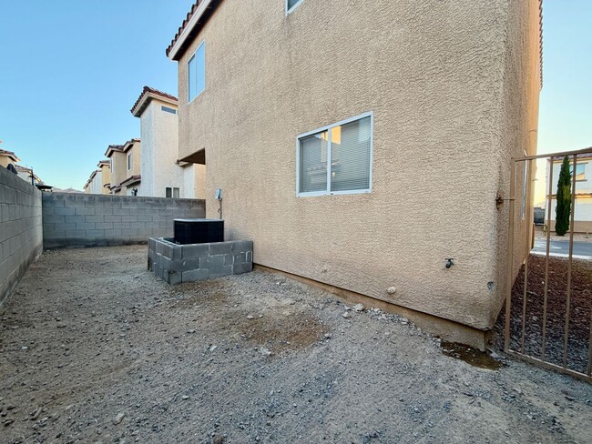 Building Photo - 4 bedroom near Nellis AFB