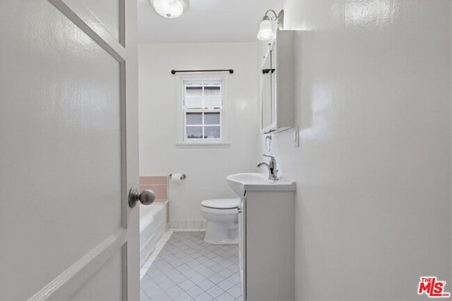 Building Photo - 1255 S Crescent Heights Blvd