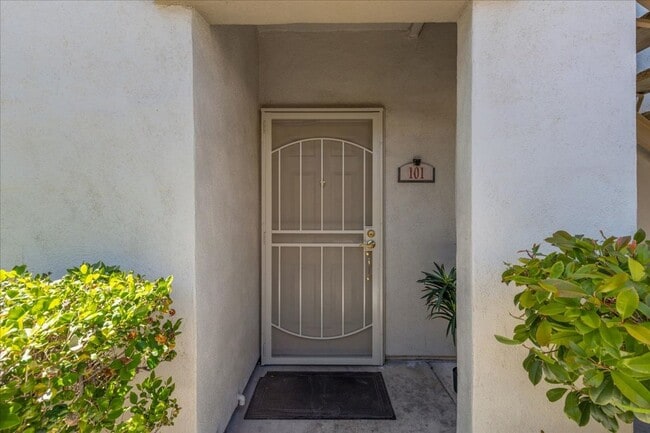 Building Photo - 1521 Ruby Cliffs Ln