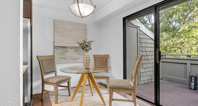 Building Photo - "Chic & Cozy 1-Bedroom Retreat with Modern...