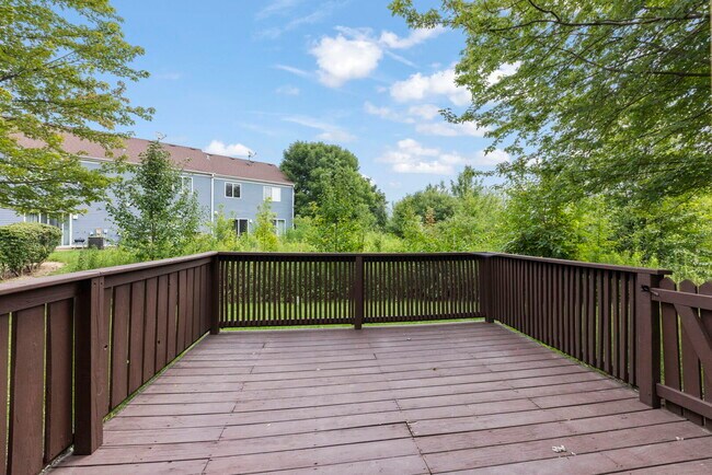 Building Photo - 2661 Prairieview Ln S