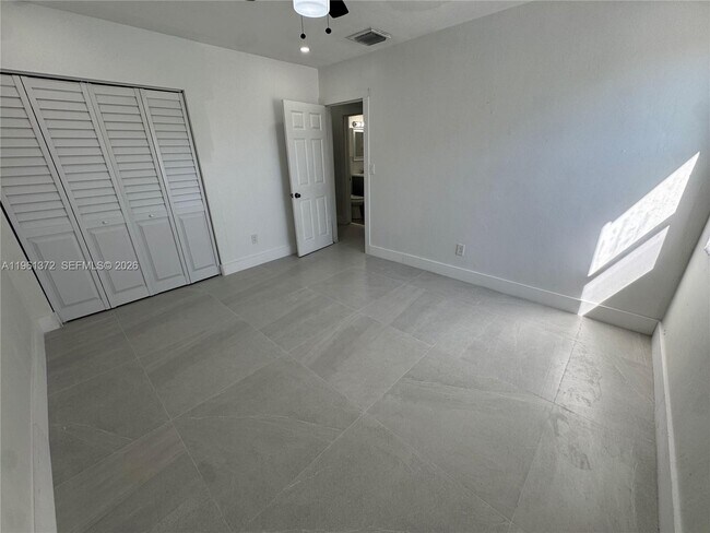 Building Photo - 10245 SW 37th Terrace