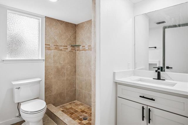 Building Photo - 4024 Diamond Loch W