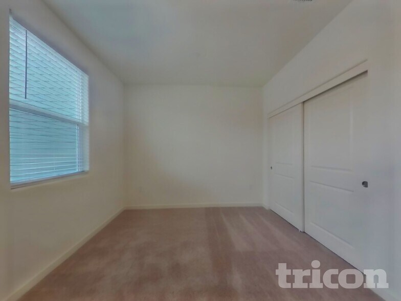 Building Photo - 2042 Delta Vw Ave