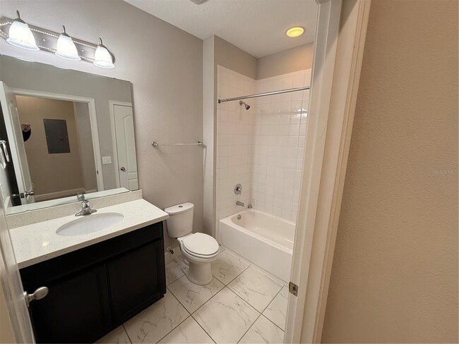 Building Photo - 15465 Honeybell Dr