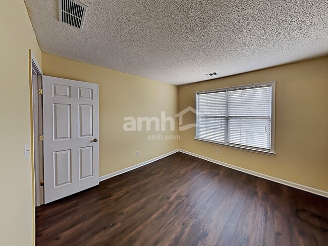 Building Photo - 515 Bass Chase NW