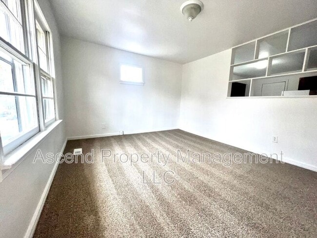 Building Photo - 623 Belle Vista Ave