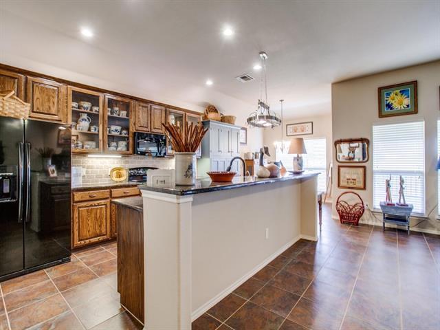 Building Photo - 9744 Water Tree Dr
