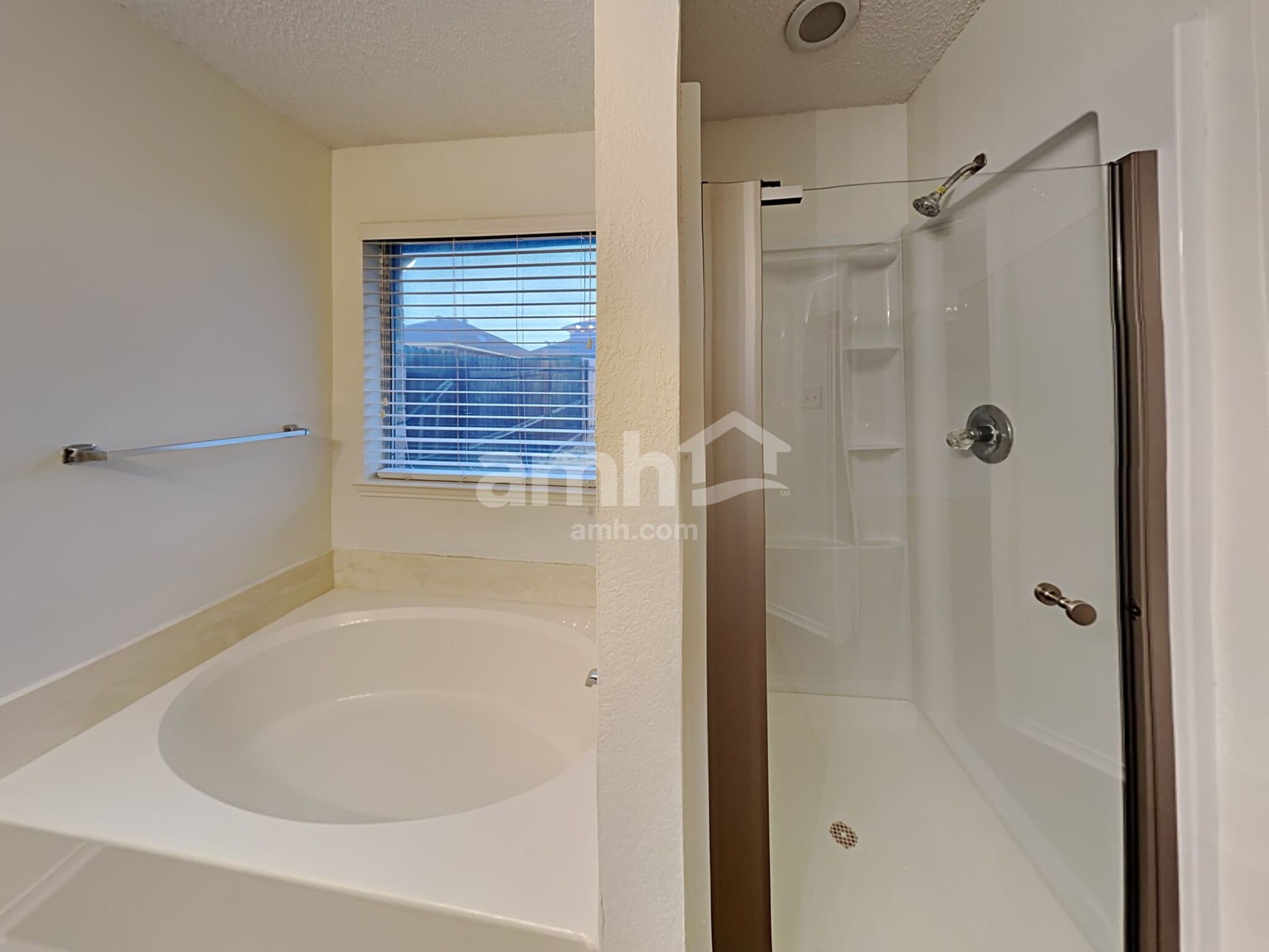 Building Photo - 234 Birchwood Ln