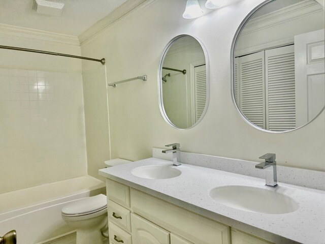 Building Photo - 835 Glendale Ter NE