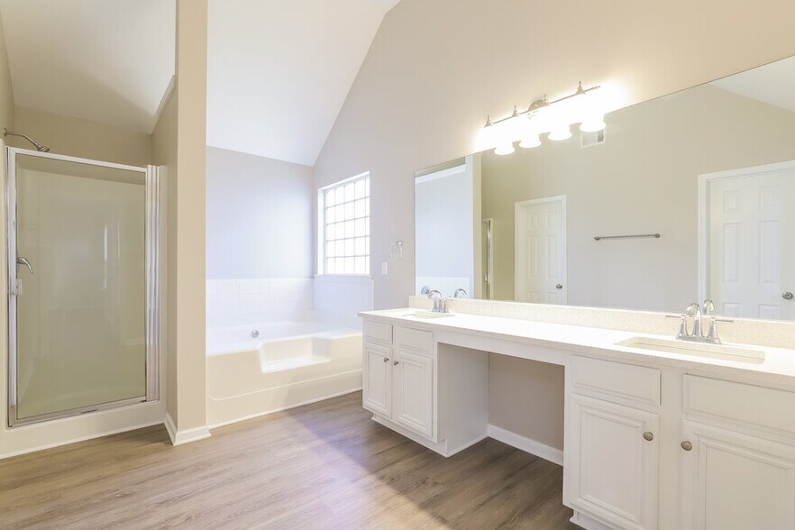 Building Photo - 675 Moonlight Way