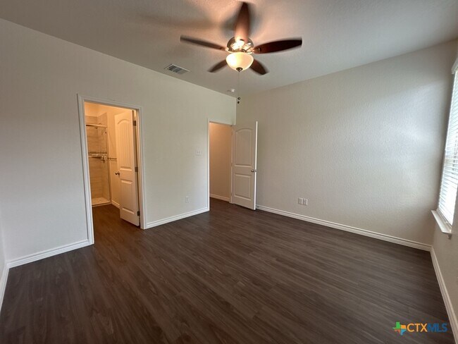 Building Photo - 5112 Rose Gdn Lp