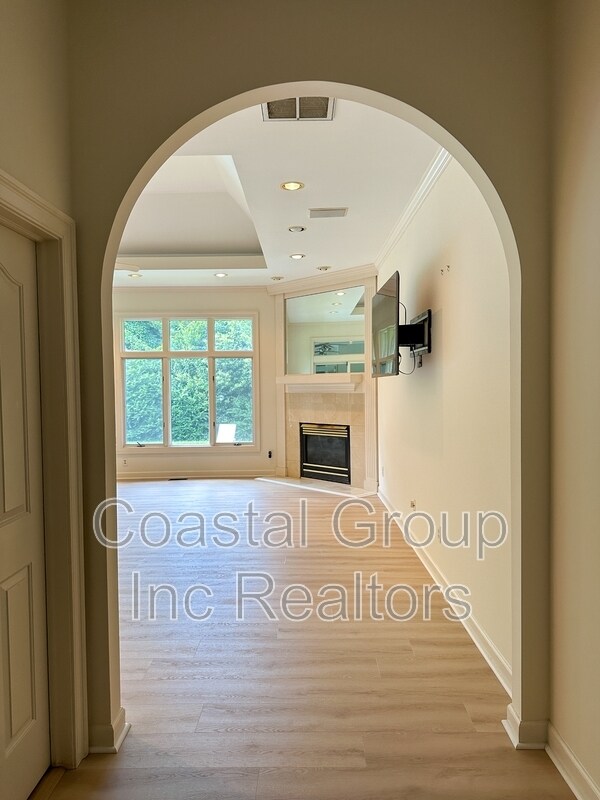 Building Photo - 1661 Spring House Trail
