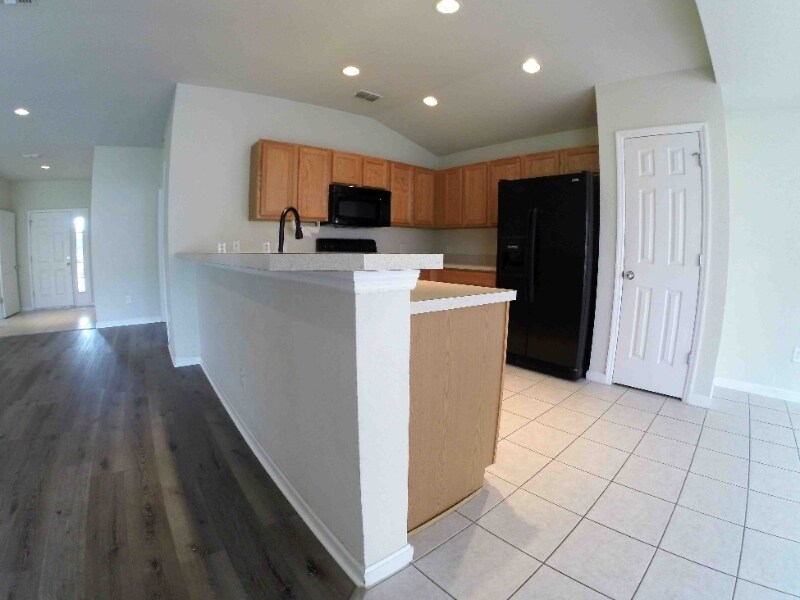 Building Photo - 5525 SW 40th St