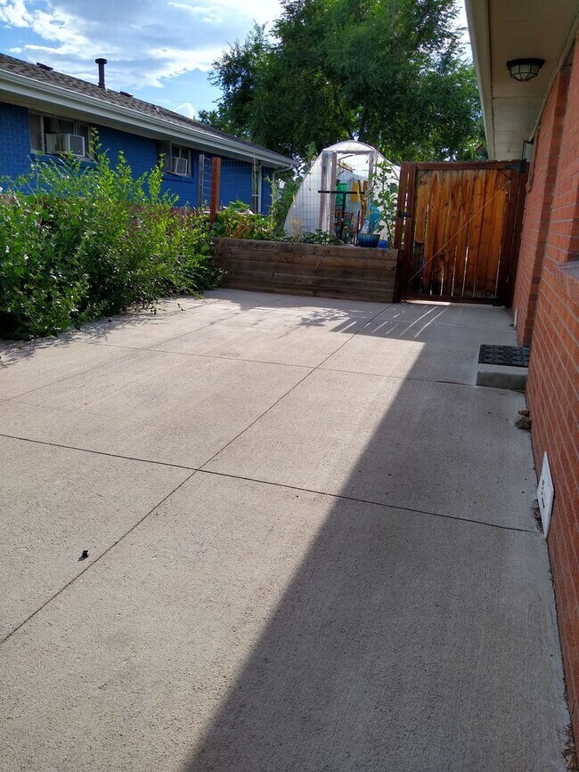 Building Photo - Osceola Duplex