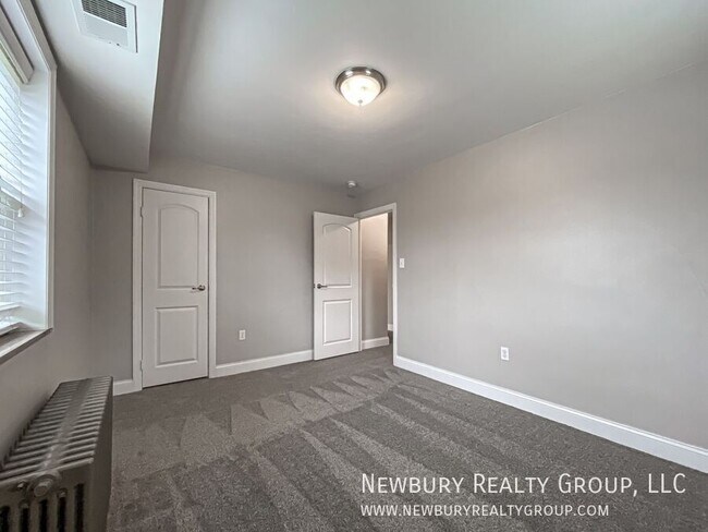 Building Photo - 104 W Steuben St