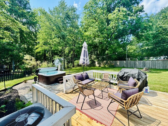 Building Photo - 676 Treeside Dr