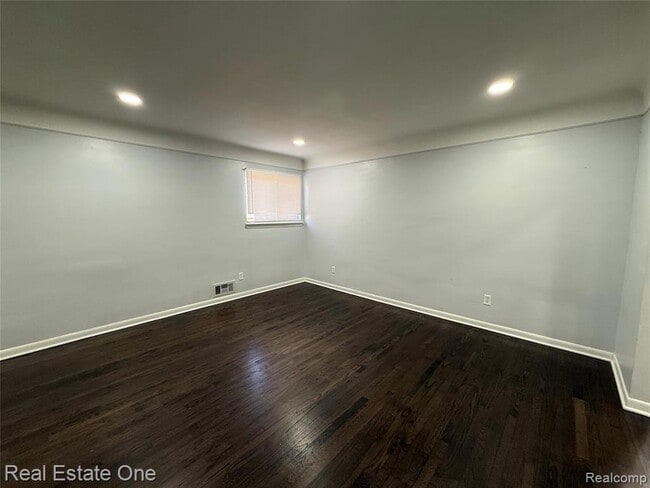 Building Photo - 8064 Whitefield St