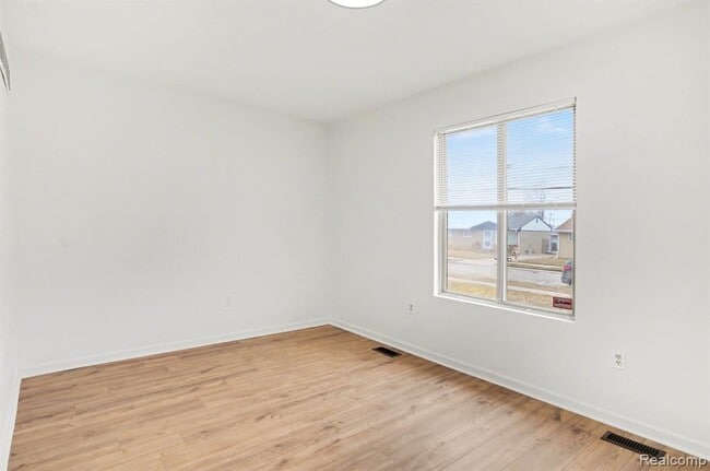 Building Photo - 21864 Laurel St