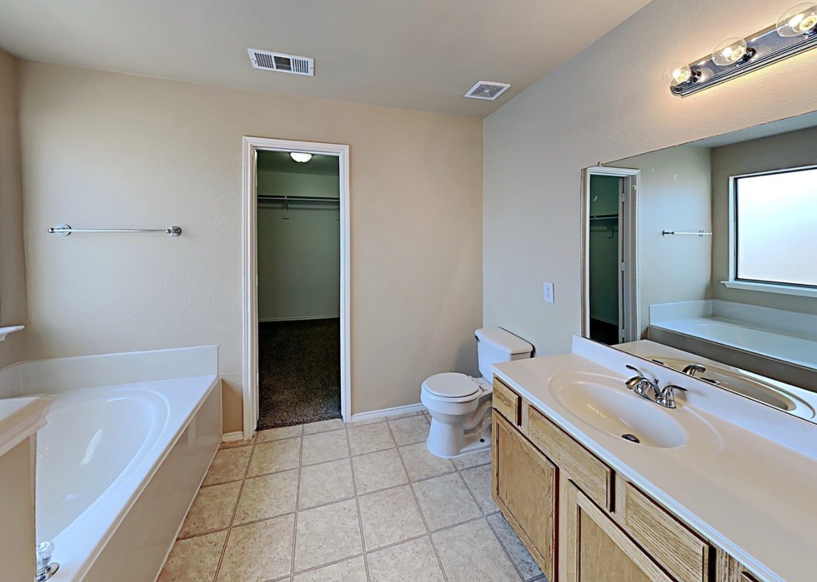 Building Photo - 5108 Raymond Dr