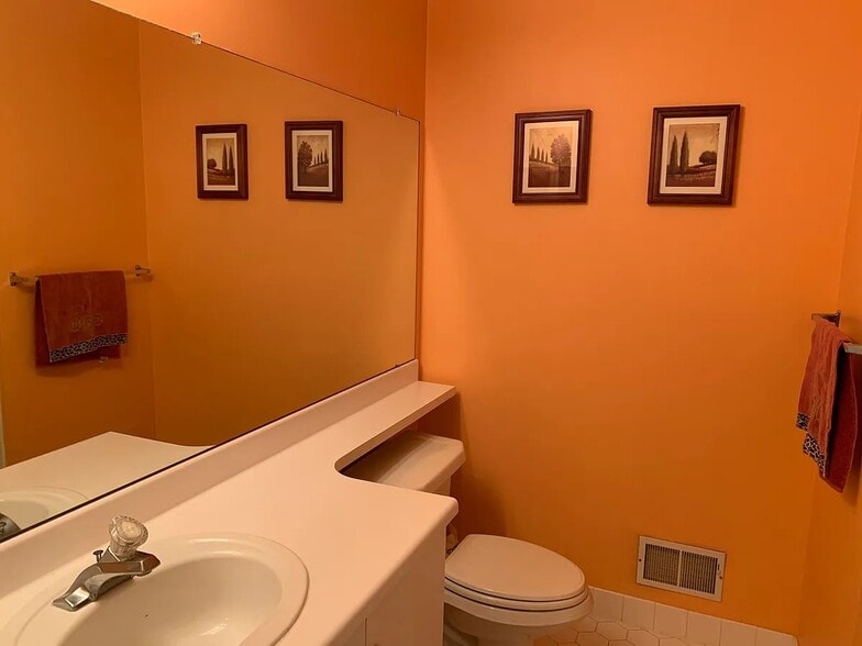 Building Photo - 304 Harvest Ln