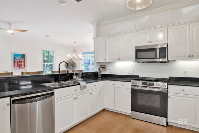 Building Photo - 460 Equality Ave