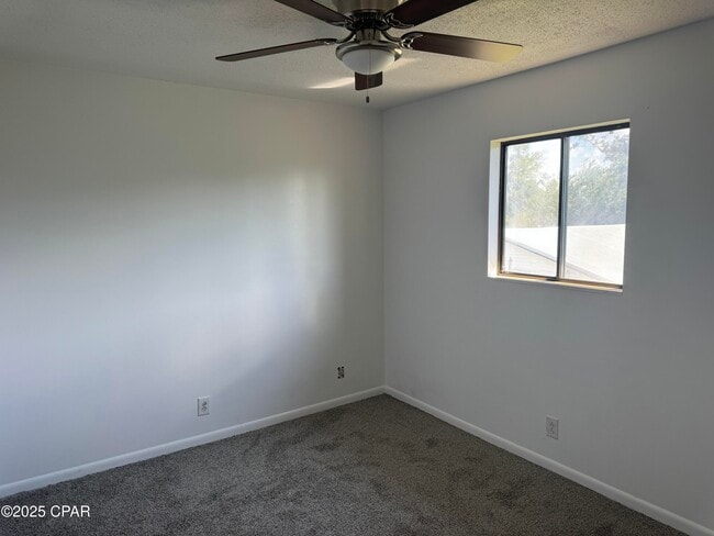 Building Photo - 1135 Magnolia Ave