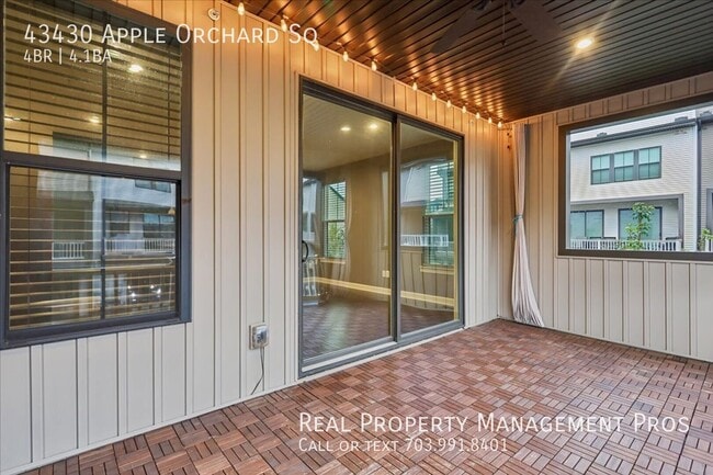 Building Photo - 43430 Apple Orch Sq