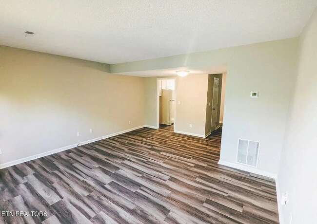 Building Photo - 102-124 Asbury Way