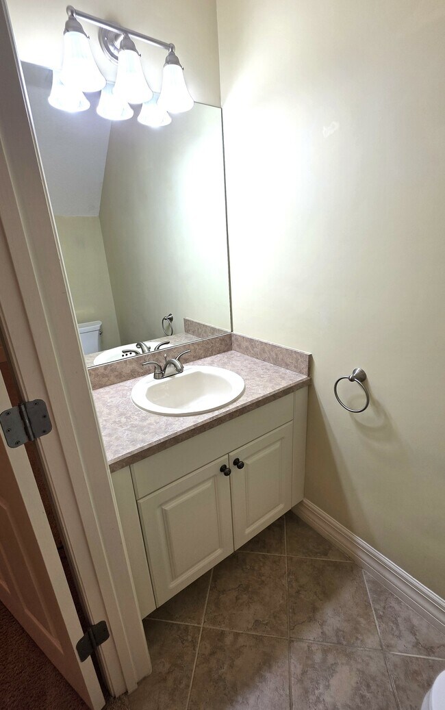 Building Photo - 1510 SW 25th Pl