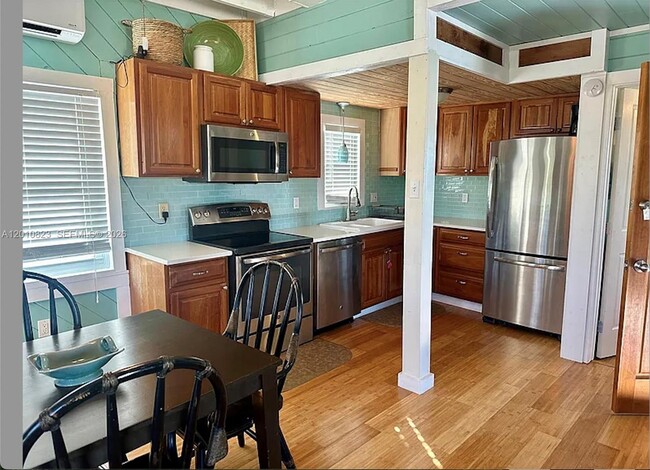 Building Photo - 813 Hawksbill Ln